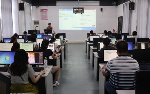 如何选择合适的福州网站建设培训机构？