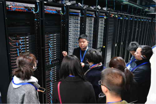 公司组什么样的电脑做服务器