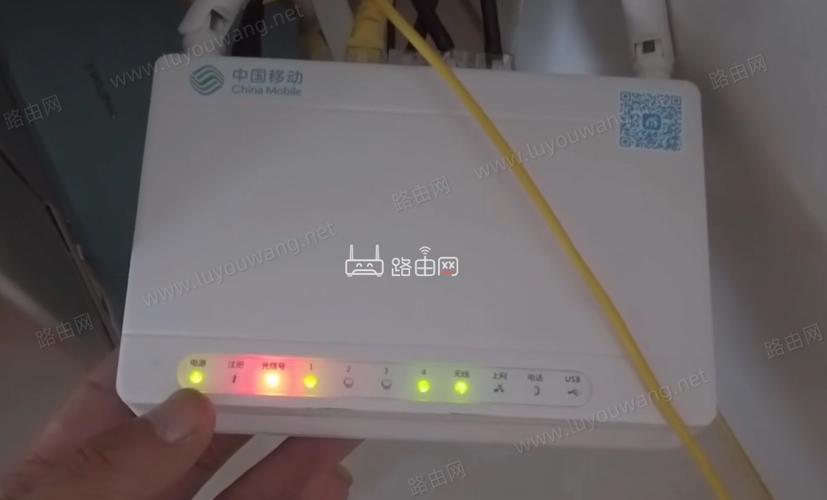 服务器盖上侧板亮红灯什么意思
