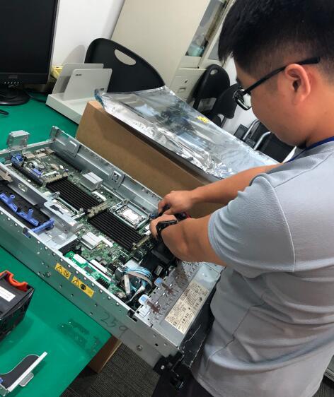 为什么一直显示服务器在维修