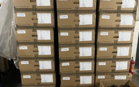 服务器供应商应如何装备自己以满足客户需求？