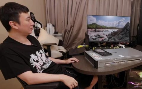 王思聪在哪款服务器上享受游戏时光？