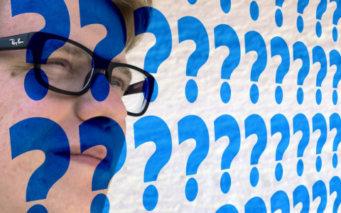 如何找到并使用Windows XP系统中的系统还原功能？