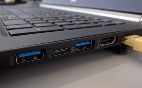 如何在Windows XP系统中设置定时关机功能？